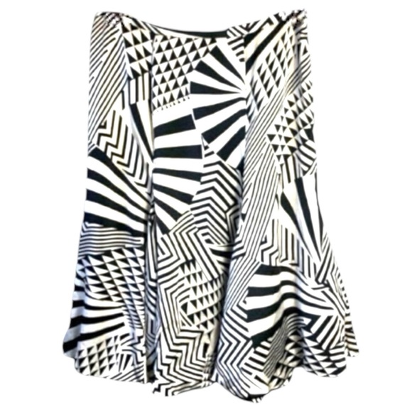 Nygard Dresses & Skirts - VINTAGE Nygard Balck White Geometric 100% Silk Fit and Flare Skirt size Medium